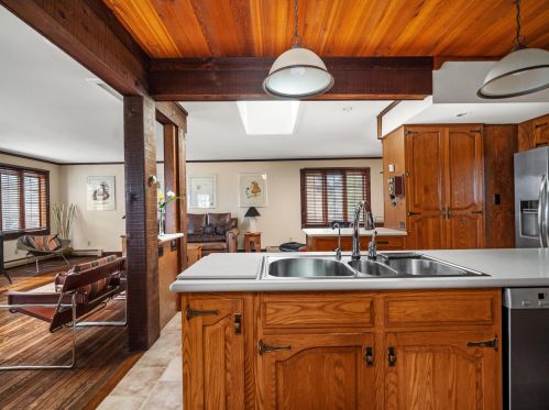 313 Cleveland Ave, Manitowoc WI 54220-2920 exterior