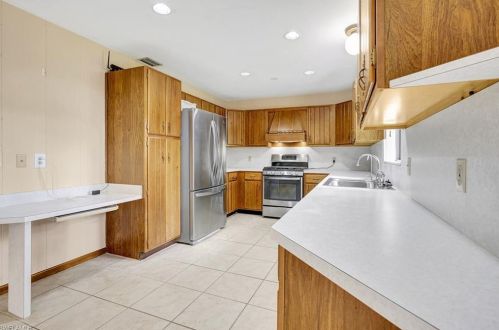 130 20 St, Naples FL 34117-9410 exterior