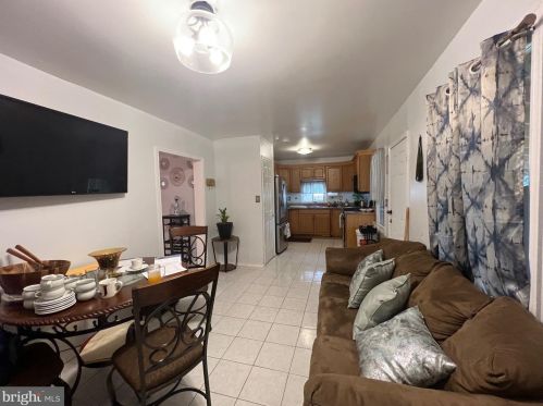 525 River Dr, Camden NJ  08110-2917 exterior