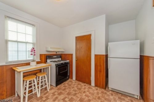 5 Wilfred St, Montclair NJ 07042-1644 exterior