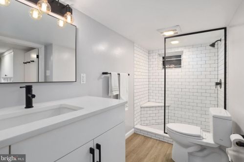 2132 Newport Pl, Washington DC 20037-3002 exterior