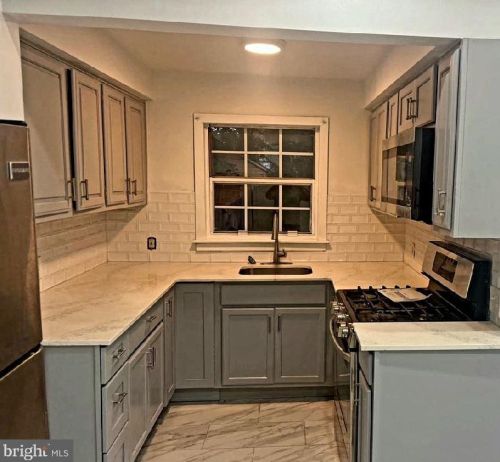 122 Pine St, Camden NJ  08103-0033 exterior