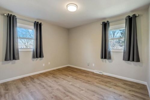 4870 82, Milwaukee WI 53220-4219 exterior