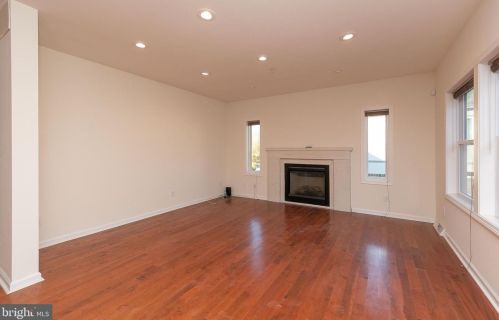 479 Pheasant Dr, Huntingdon Valley PA  19006-3047 exterior