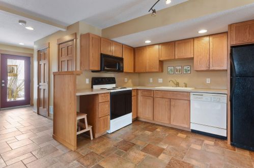 1735 Perkins Ln, Maple Plain MN 55359 exterior