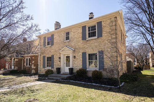 2763 73rd St, Milwaukee, WI 53210-1002