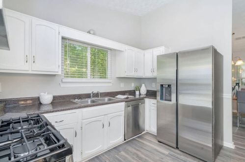 5576 Ln Fleur Trl, Lithonia GA 30038-2843 exterior