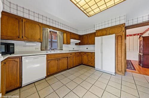 333 Sturges Pkwy, Elmhurst IL 60126-3339 exterior