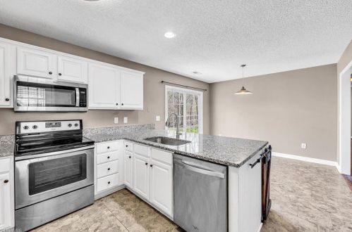 325 Hawthorne Ct, Randleman NC  27317-8223 exterior