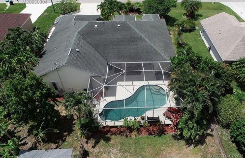 2357 Gillette Ave, Fort Pierce FL  34952-7433 exterior