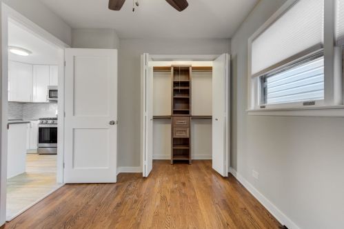 2959 Washtenaw Ave, Chicago IL 60645-3210 exterior