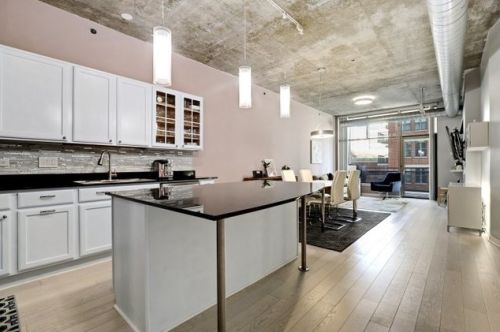 125 13th St, Chicago, IL 60605-2655