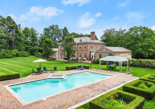 26 Andrews Farm Rd, Greenwich CT 06831-3100 exterior