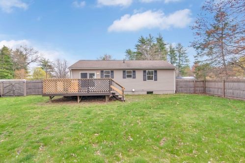 105 Joan St, Springfield MA  01129-1533 exterior