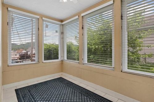 904 State Ave, Moon Twp PA 15108-2234 exterior