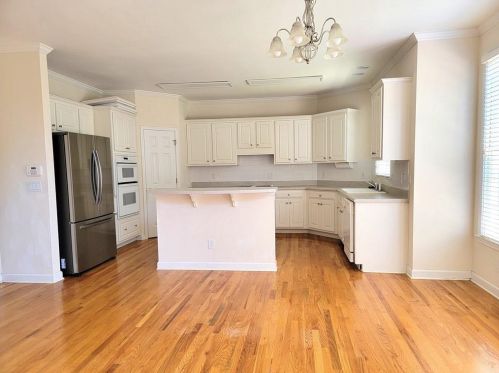 1080 Maycroft Knl, Lithonia GA 30078-7736 exterior