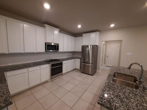 2803 18th St, Irving TX  75060-5505 exterior