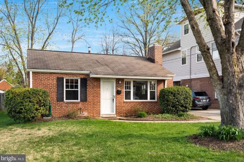 5619 8th St, Arlington VA  22205-1019 exterior