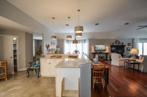 2 Fairview Dr, Concord NH 03301-6917 exterior