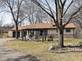 13800 Bellevue Dr, Hopkins, MN 55345-4807