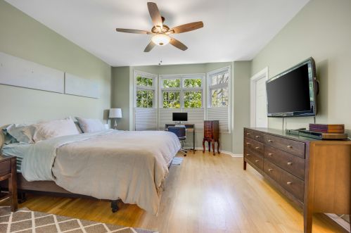 1905 Grace St, Chicago IL 60613-2901 exterior