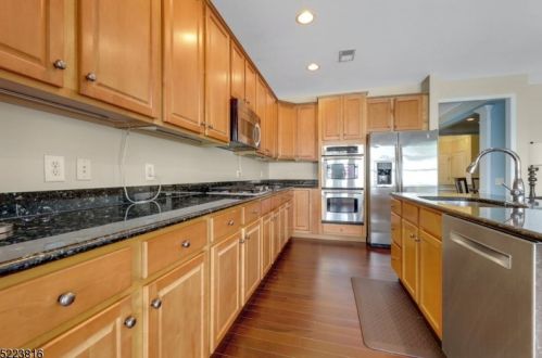 118 Independence Trl, Paterson NJ 07512-2808 exterior