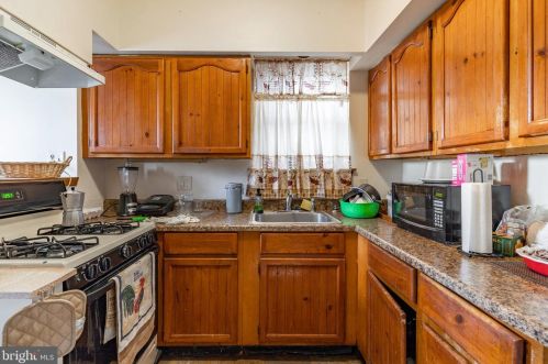 618 King St, Lancaster PA 17602-3237 exterior