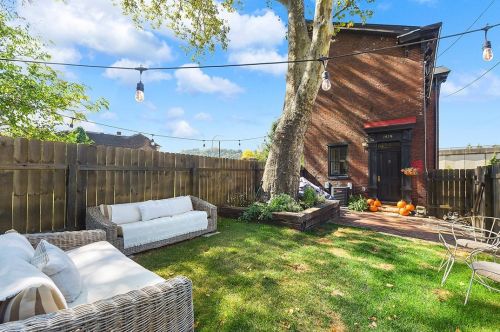 1426 Chateau St, Pittsburgh PA 15233-1242 exterior