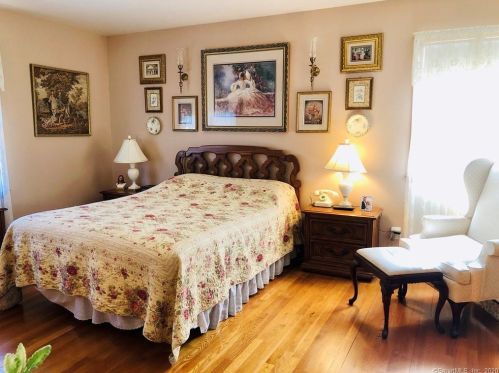 275 New Canaan Ave, Norwalk CT 06850-2620 exterior