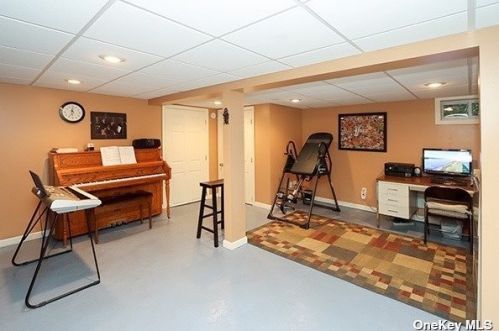 12 Evans Ct, Huntington Station NY exterior