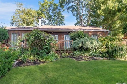 23 Fenwood Rd, Huntington Station, NY 11746-2112