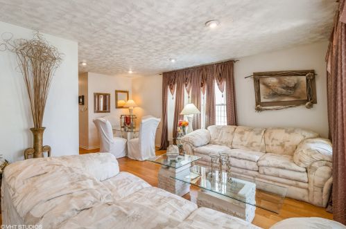 4827 Congress Pkwy, Chicago, IL 60644-4934