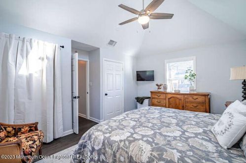 469 Center Ave, Middletown NJ  07748-5370 exterior