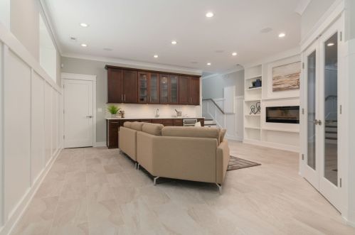 3642 Artesian Ave, Chicago IL  60618-4708 exterior