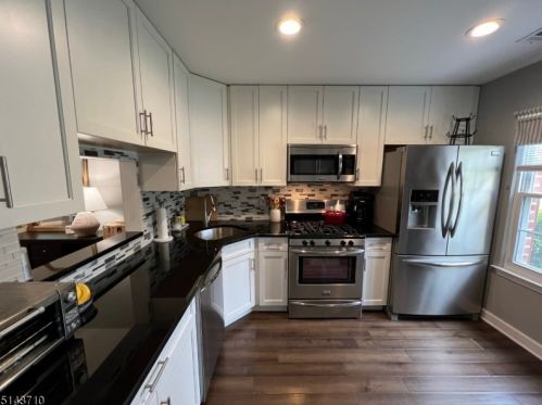 85 Quince Ct, Trenton NJ  08648-4806 exterior