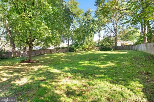 13105 Hathaway Dr, Silver Spring MD 20906-3727 exterior