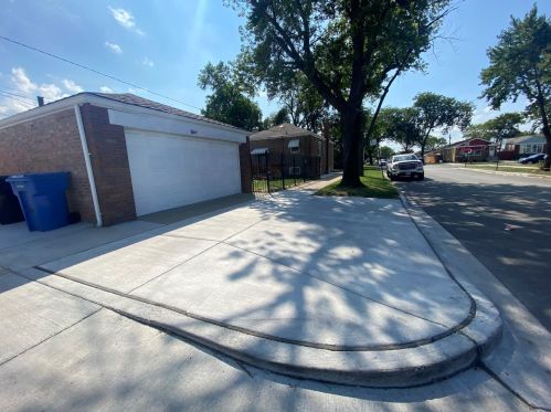 4801 La Crosse Ave, Chicago IL  60638-2118 exterior