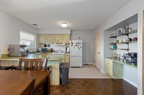 8757 Santa Bella Dr D, Hazelwood MO 63042-2917 exterior