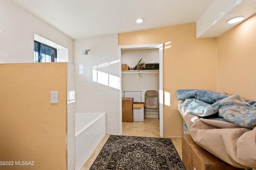 3737 Stone Ave, Tucson AZ 85705-3208 exterior