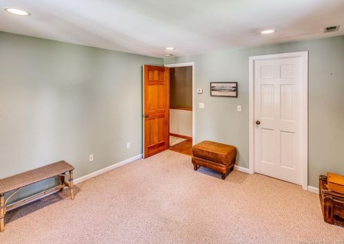 107 Stuart Ave, Norwalk CT 06850-3135 exterior