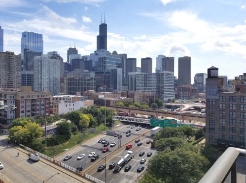 740 Fulton St, Chicago IL  60661-1002 exterior