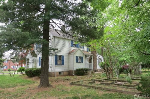 27 Woodedge Ave, Edison NJ  08817-3930 exterior