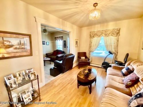 144 Avon St, Roselle Park NJ 07204-2303 exterior