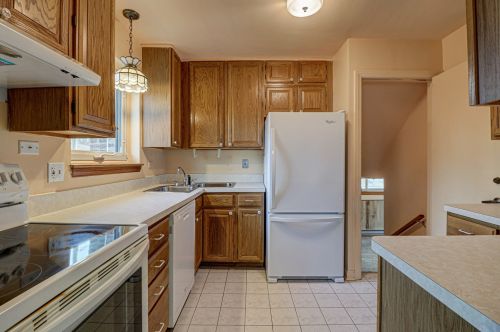 207 Augusta St, Broadview, IL 60153-1028