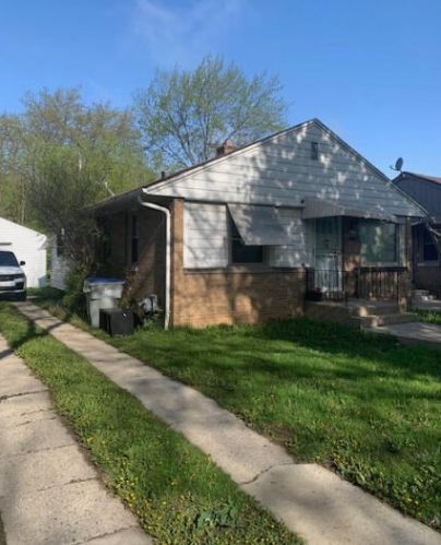 4321 39th St, Milwaukee, WI 53216-1646