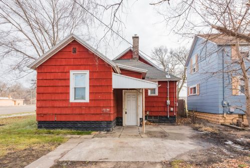 2601 6 St, Meskegon MI 49444-2041 exterior