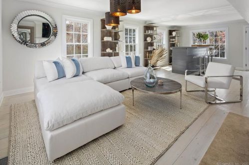 42 Danbury Ave, Westport CT  06880-6821 exterior