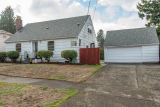 4217 70 Ave, Portland OR  97222-1809 exterior