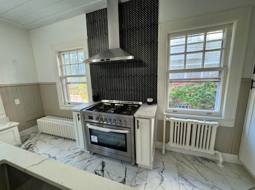 3225 Hackett Ave, Milwaukee WI 53211-3140 exterior