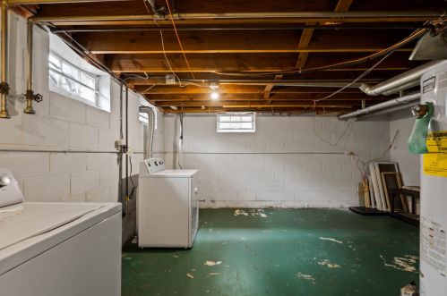 7919 57, Milwaukee WI 53218-5604 exterior